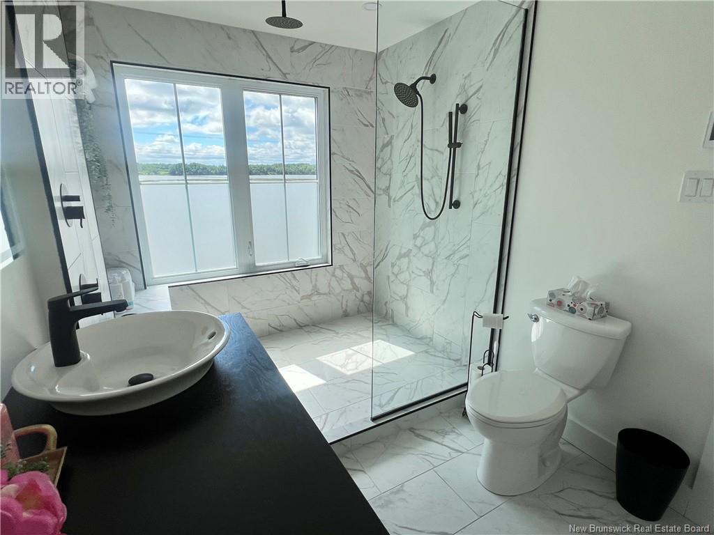 251 Bayshore, Bathurst, New Brunswick  E2A 6A5 - Photo 32 - NB120388