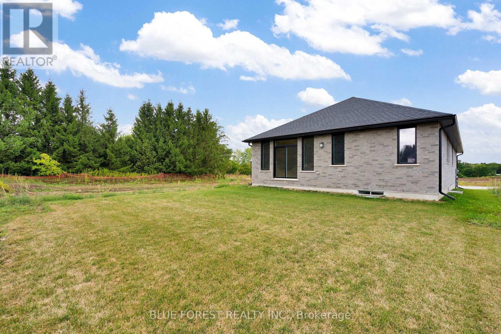 147 Shirley Street, Thames Centre, Ontario  N0M 2P0 - Photo 34 - X12348199