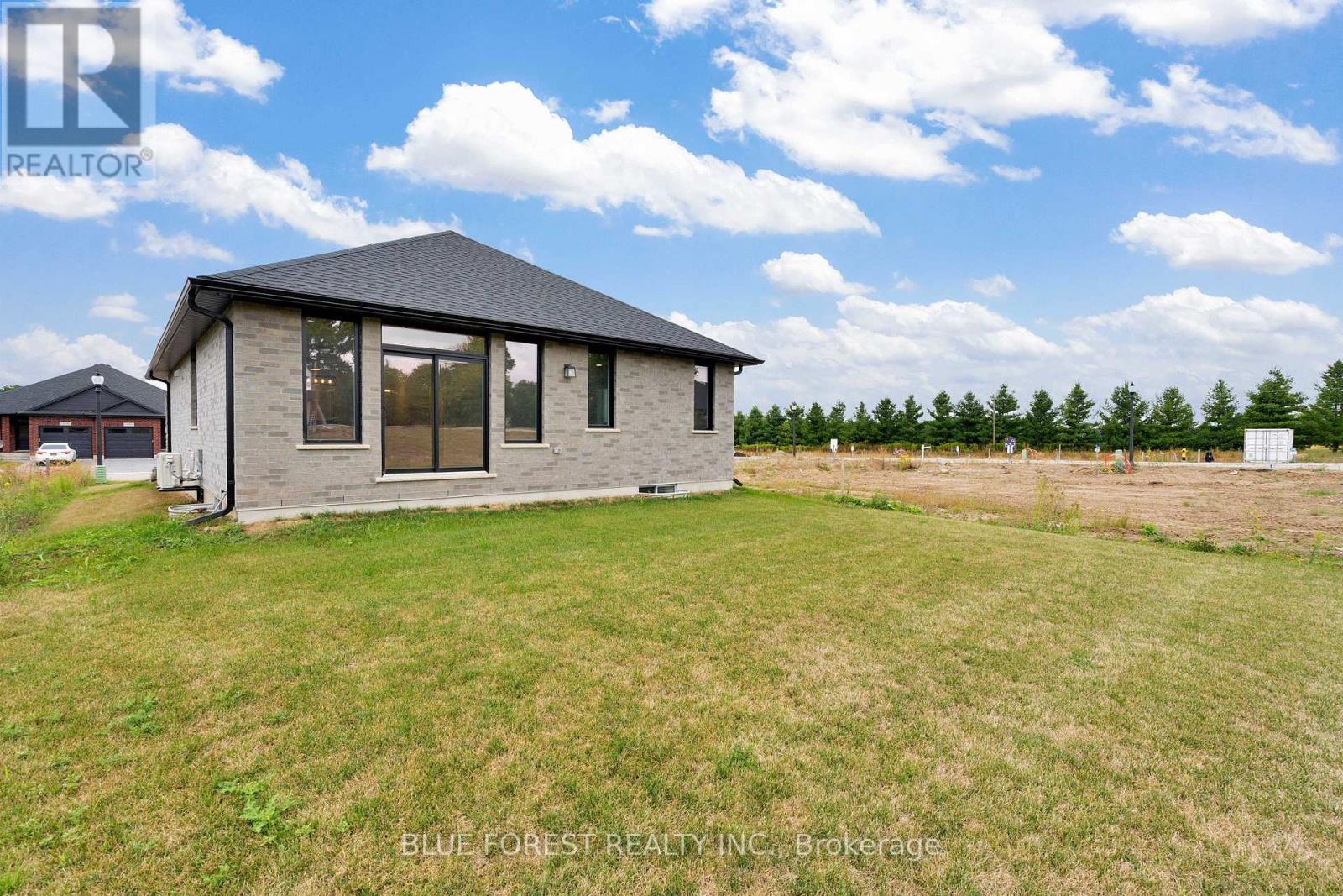 147 Shirley Street, Thames Centre, Ontario  N0M 2P0 - Photo 32 - X12348199