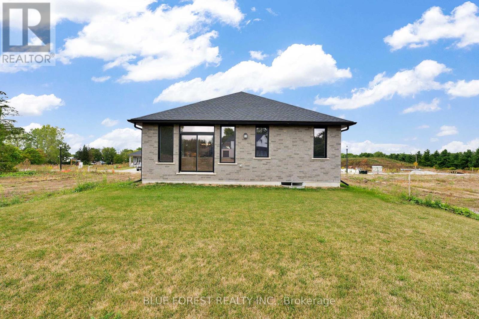 147 Shirley Street, Thames Centre, Ontario  N0M 2P0 - Photo 33 - X12348199