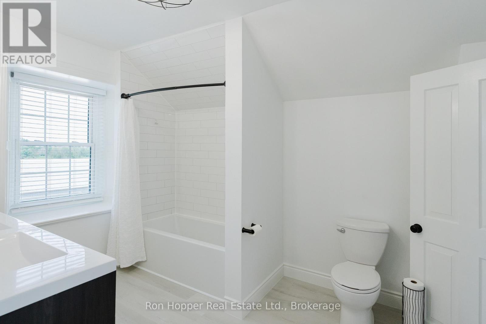 521145 12 Concession, West Grey, Ontario  N0G 1S0 - Photo 25 - X12301252
