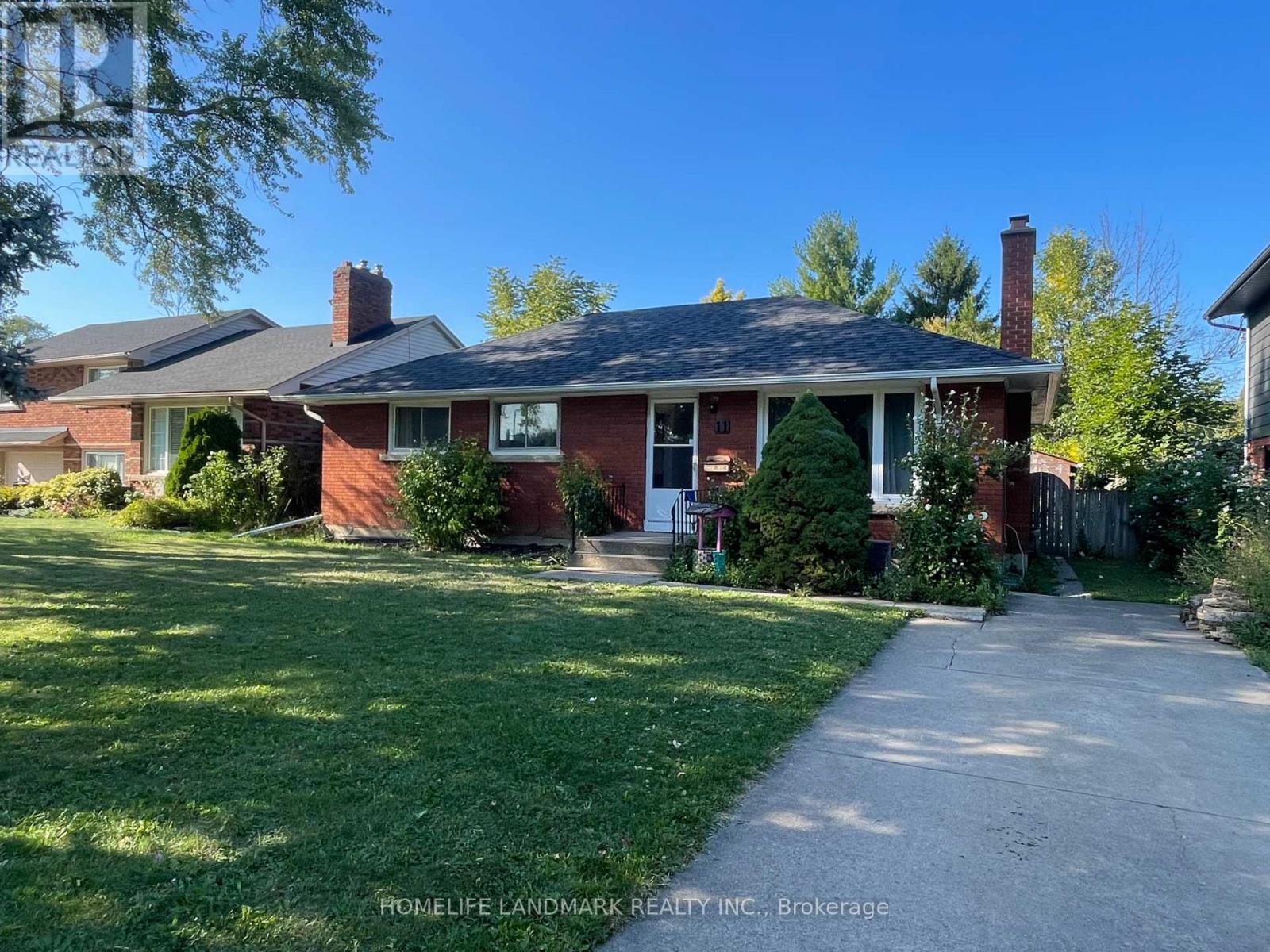 11 Byrne Boulevard, St. Catharines, Ontario  L2T 2H8 - Photo 1 - X12338464
