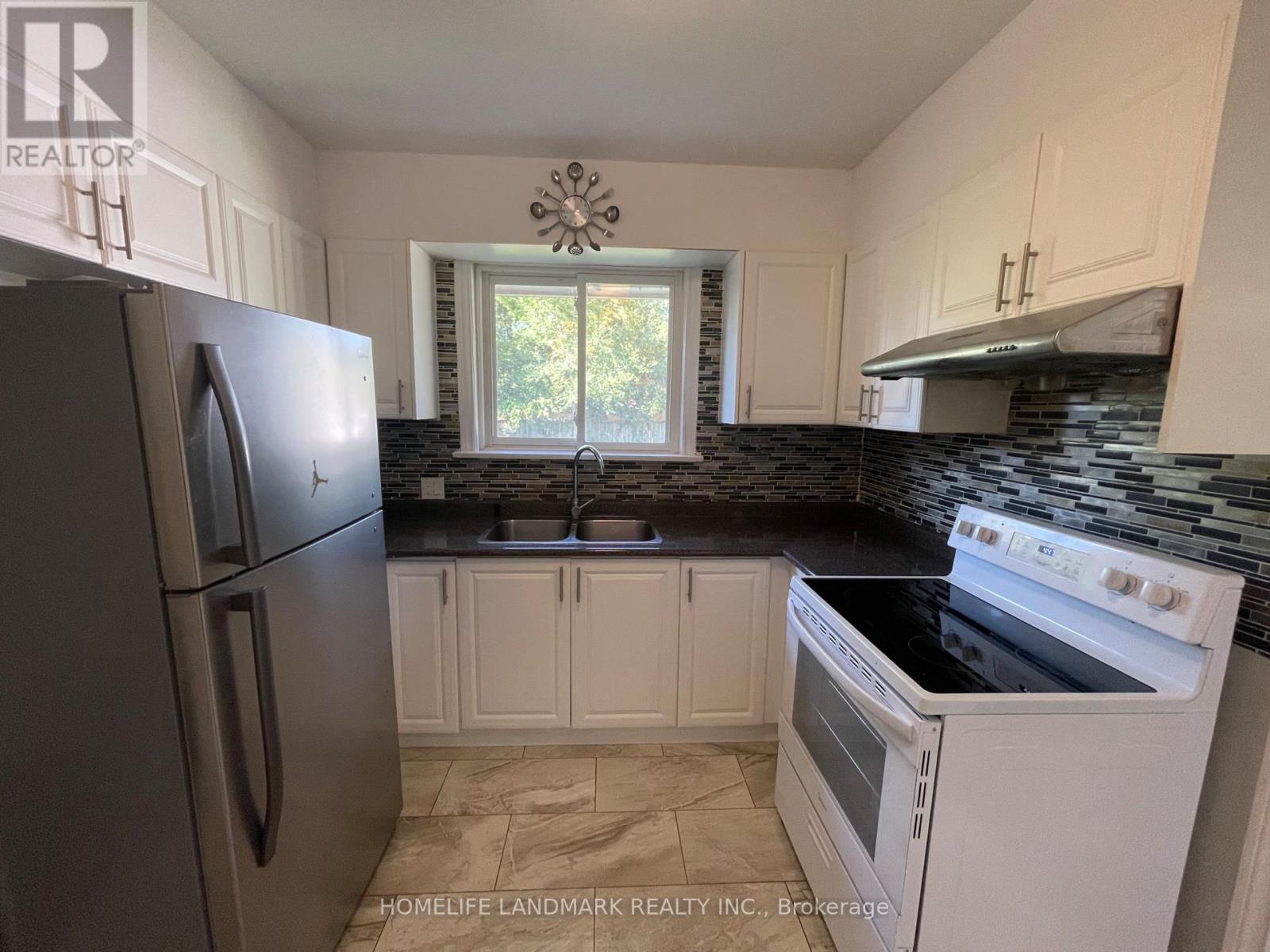11 Byrne Boulevard, St. Catharines, Ontario  L2T 2H8 - Photo 7 - X12338464