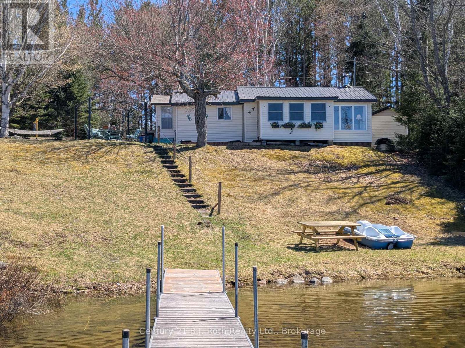 16 Machar Point, South River, Ontario  P0A 1X0 - Photo 3 - X12107091
