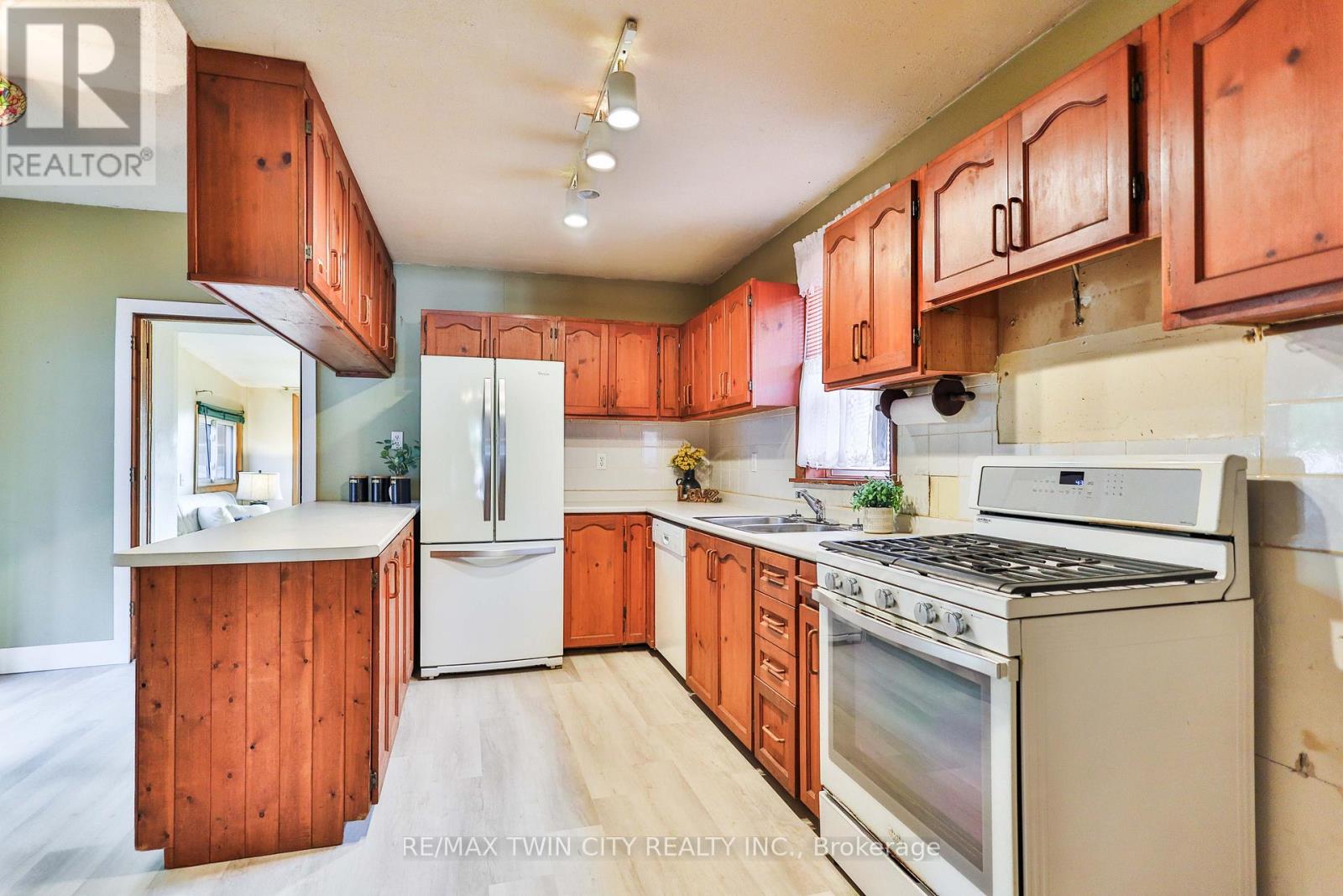 31 Fair Avenue, Brantford, Ontario  N3S 2M4 - Photo 10 - X12402882