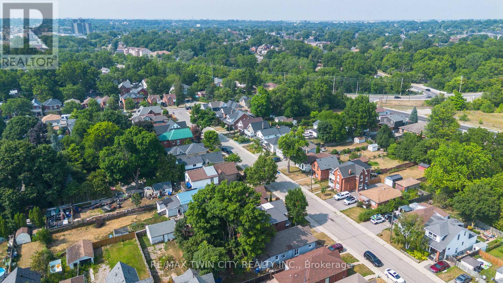 31 Fair Avenue, Brantford, Ontario  N3S 2M4 - Photo 30 - X12402882