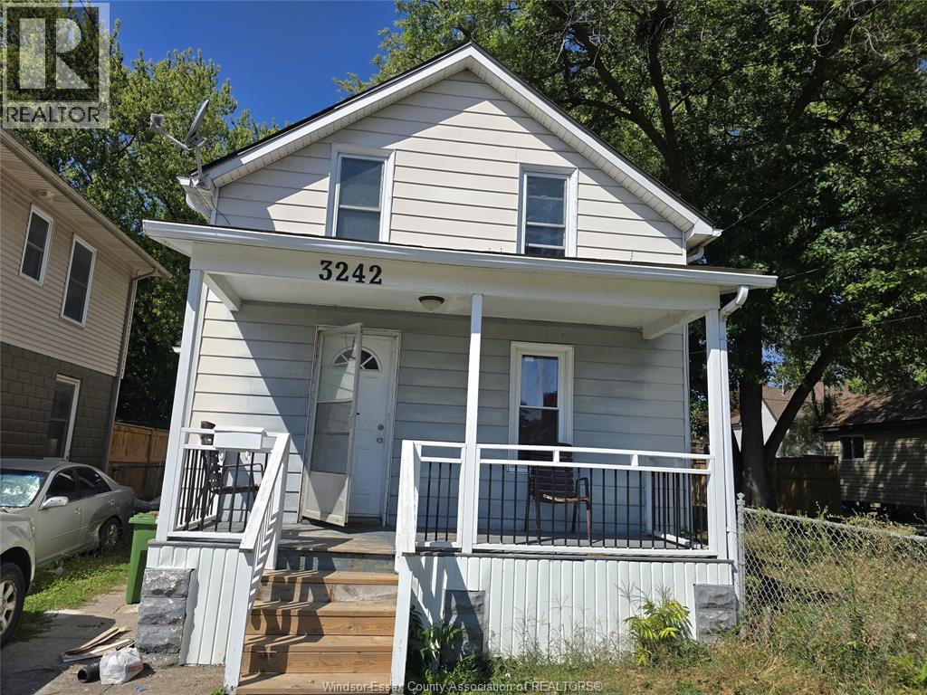 3242 Baby Street, Windsor, Ontario  N9C 1K5 - Photo 1 - 25023326