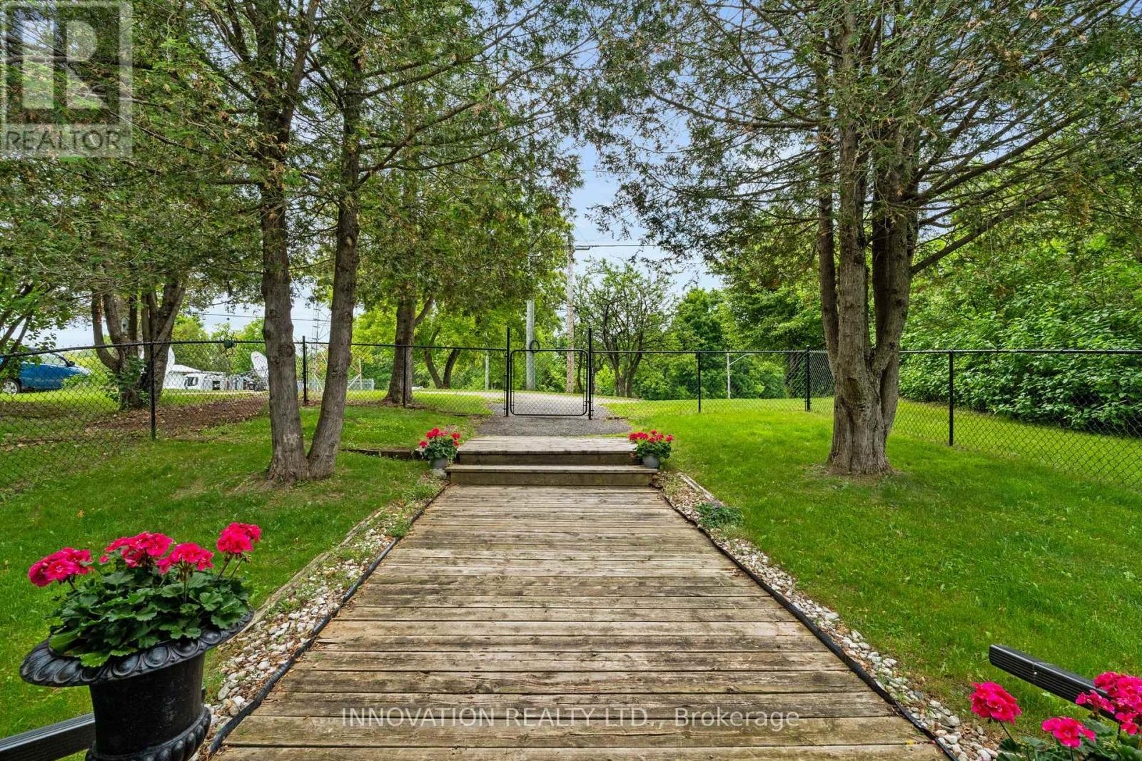 137 Hillier Street, Lanark Highlands, Ontario  K0G 1K0 - Photo 33 - X12402902
