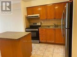 1726 - 3888 Duke Of York Boulevard, Mississauga, Ontario  L5B 4P5 - Photo 12 - W12402766