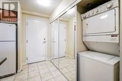 1726 - 3888 Duke Of York Boulevard, Mississauga, Ontario  L5B 4P5 - Photo 8 - W12402766