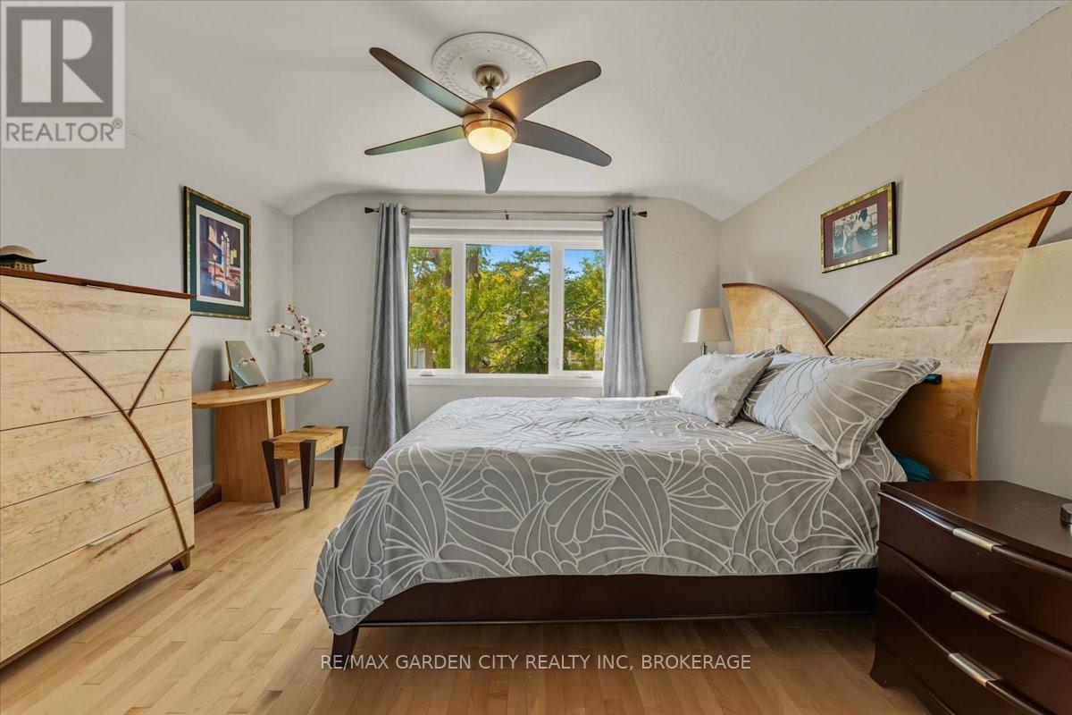112 Riverdale Drive, St. Catharines, Ontario  L2R 3S4 - Photo 16 - X12402919
