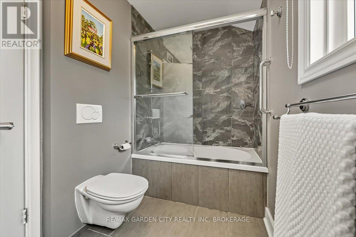 112 Riverdale Drive, St. Catharines, Ontario  L2R 3S4 - Photo 19 - X12402919