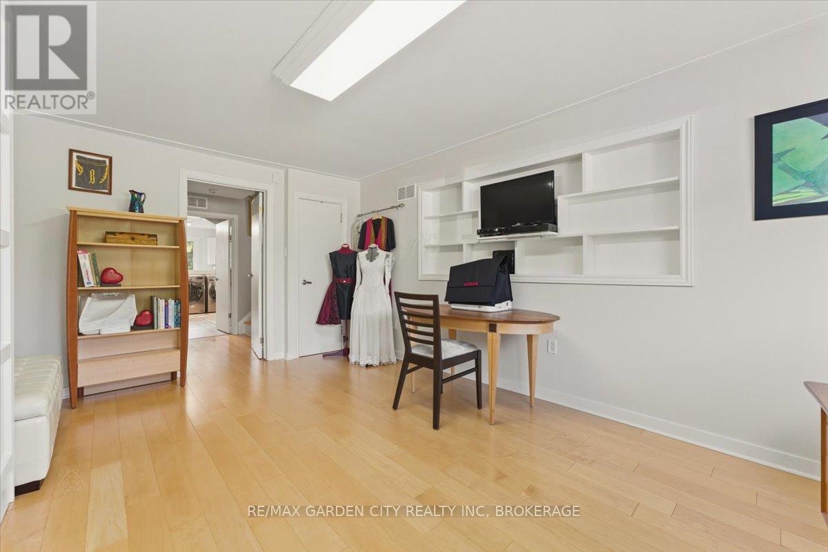 112 Riverdale Drive, St. Catharines, Ontario  L2R 3S4 - Photo 24 - X12402919