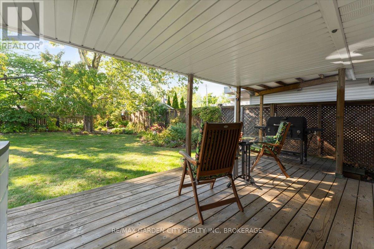 112 Riverdale Drive, St. Catharines, Ontario  L2R 3S4 - Photo 30 - X12402919