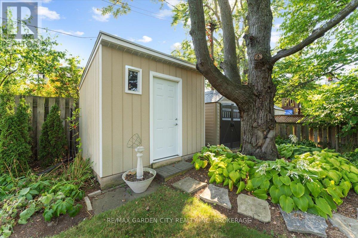 112 Riverdale Drive, St. Catharines, Ontario  L2R 3S4 - Photo 33 - X12402919