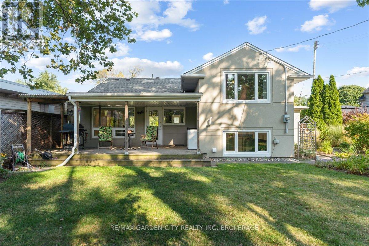 112 Riverdale Drive, St. Catharines, Ontario  L2R 3S4 - Photo 35 - X12402919