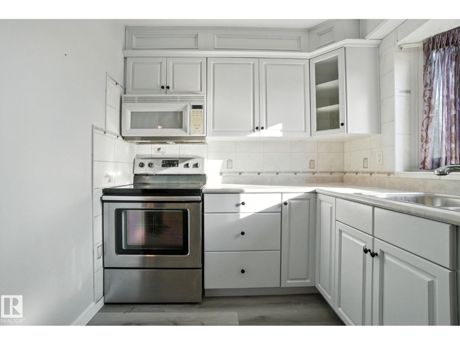 15711 89 Av Nw, Edmonton, Alberta  T5R 4R4 - Photo 22 - E4457370