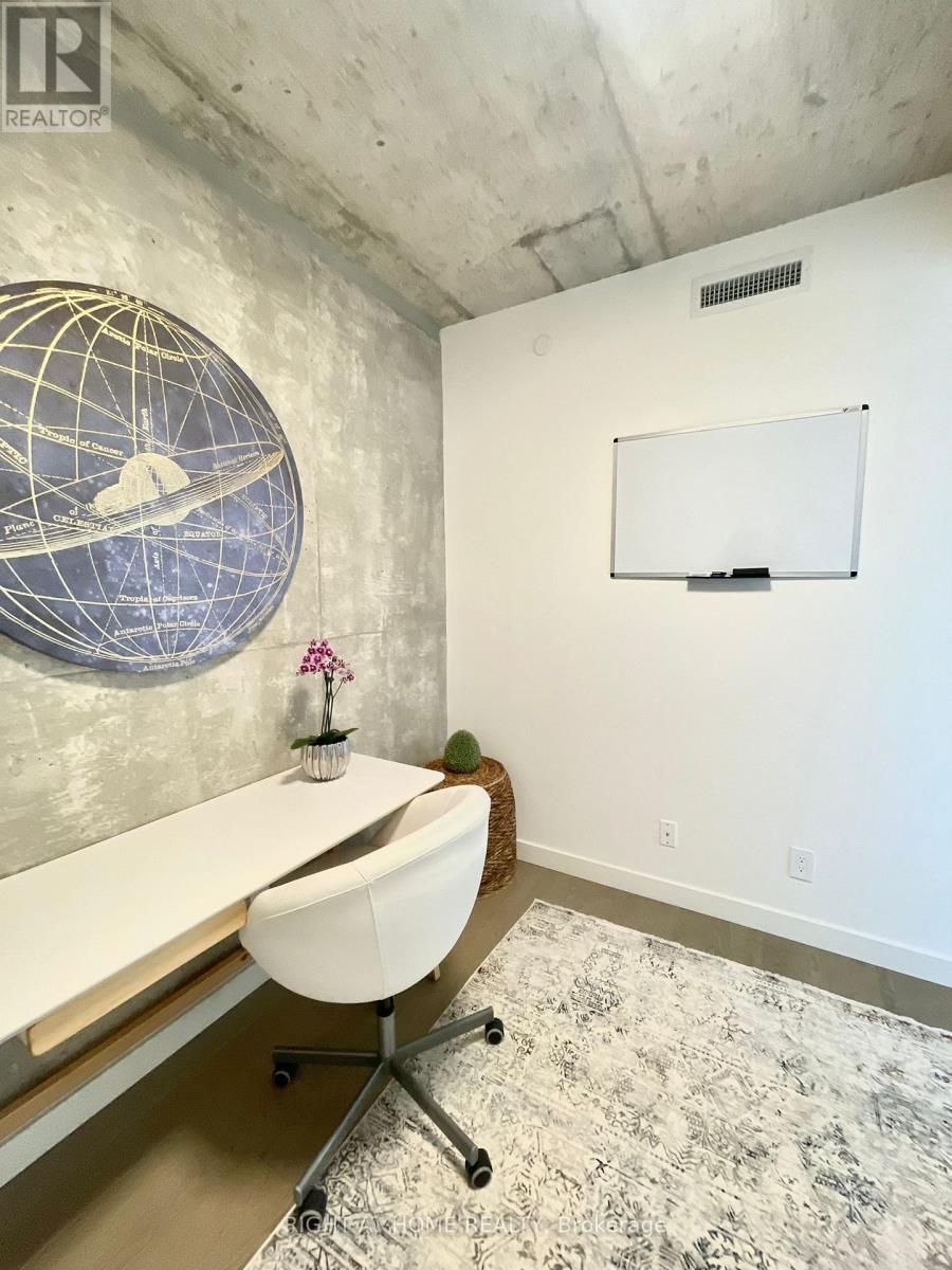 1205 - 111 Bathurst Street, Toronto, Ontario  M5V 2R1 - Photo 16 - C12402945