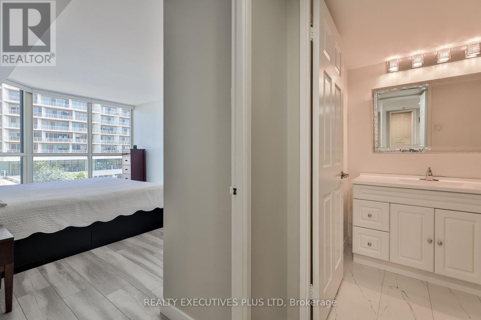811 - 701 King Street W, Toronto, Ontario  M5V 2W7 - Photo 19 - C12402951
