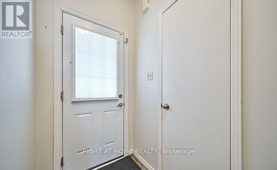 18 - 10 Bassett Boulevard, Whitby, Ontario  L1N 9C3 - Photo 3 - E12402931