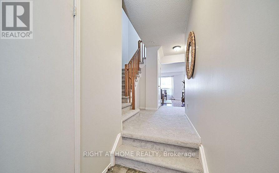 18 - 10 Bassett Boulevard, Whitby, Ontario  L1N 9C3 - Photo 5 - E12402931