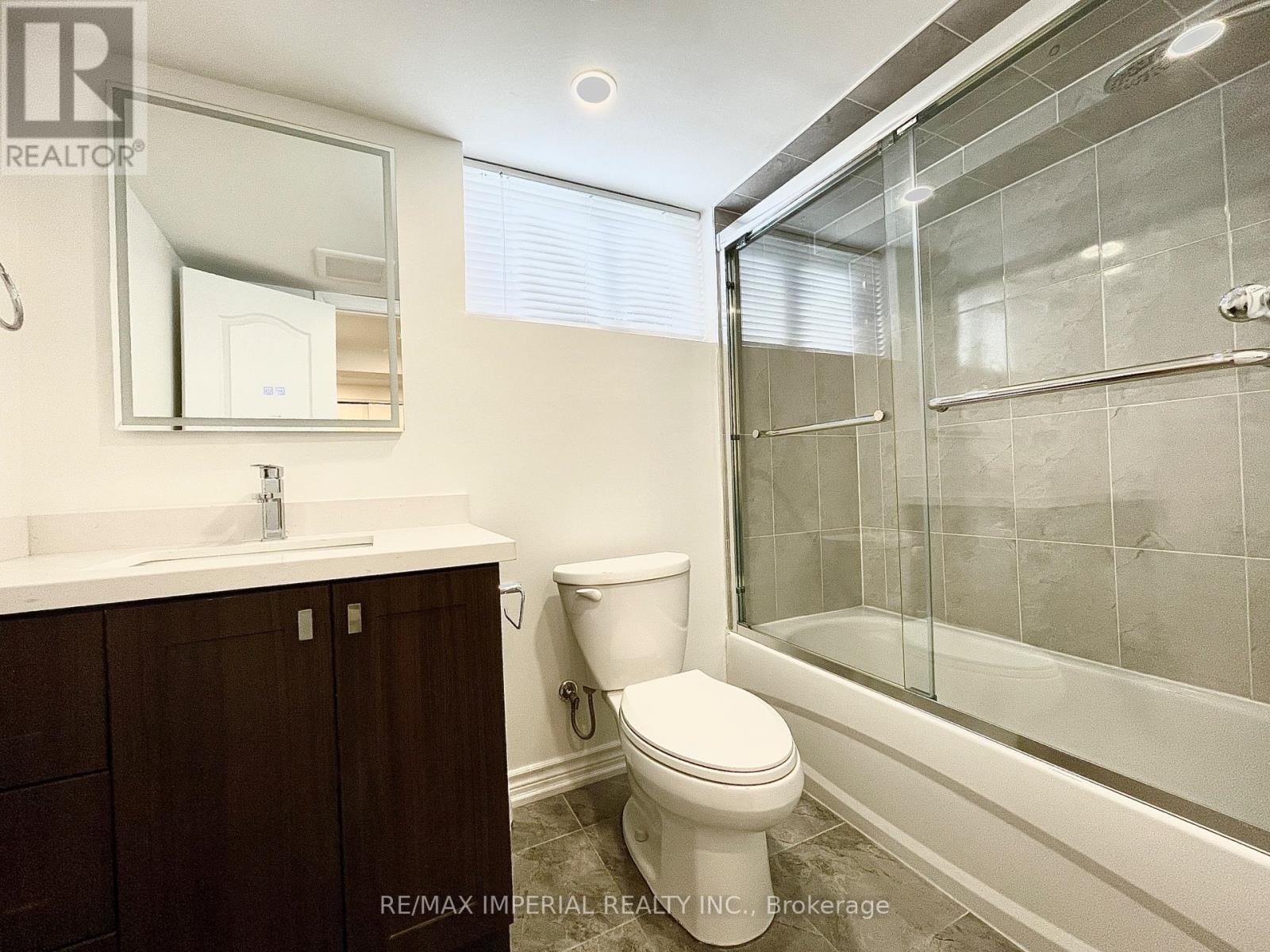 Bsmt - 254 Browndale Crescent, Richmond Hill (Crosby), Ontario  L4C 3J1 - Photo 12 - N12402941