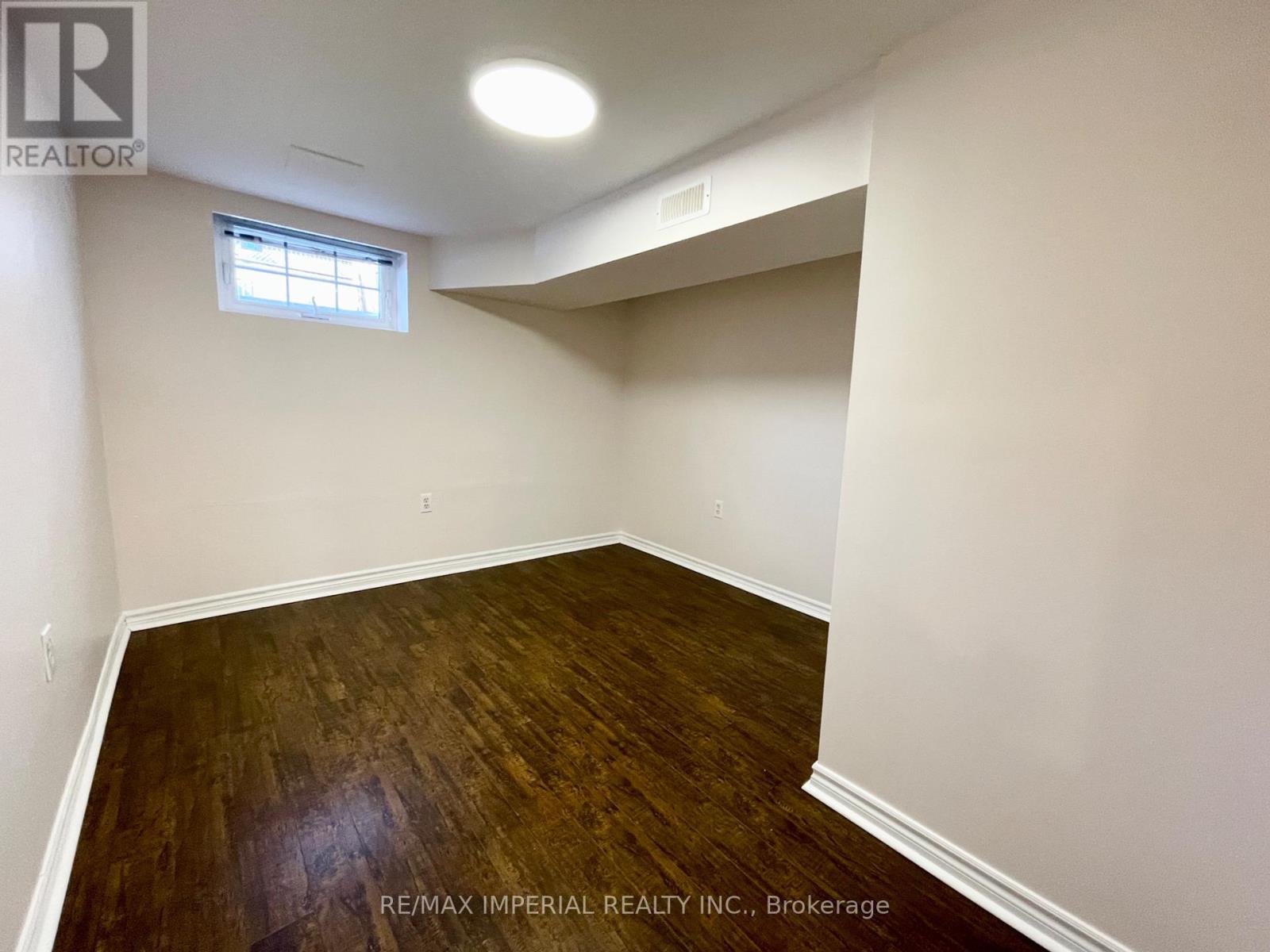 Bsmt - 254 Browndale Crescent, Richmond Hill (Crosby), Ontario  L4C 3J1 - Photo 14 - N12402941