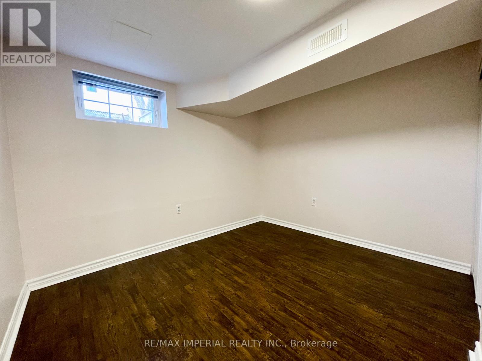 Bsmt - 254 Browndale Crescent, Richmond Hill (Crosby), Ontario  L4C 3J1 - Photo 15 - N12402941