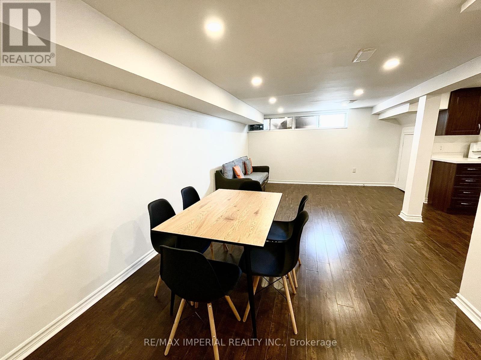 Bsmt - 254 Browndale Crescent, Richmond Hill (Crosby), Ontario  L4C 3J1 - Photo 5 - N12402941