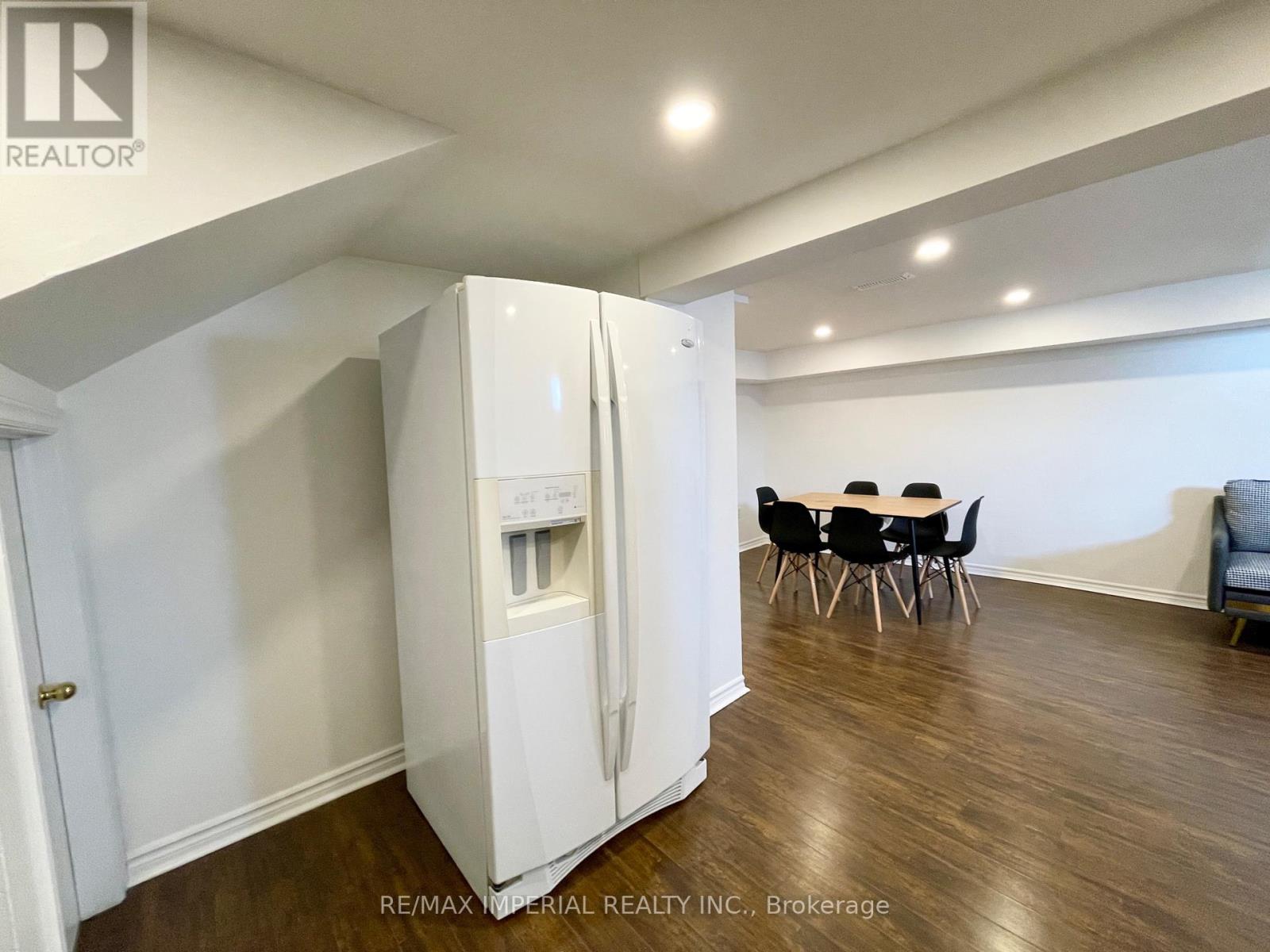 Bsmt - 254 Browndale Crescent, Richmond Hill (Crosby), Ontario  L4C 3J1 - Photo 7 - N12402941