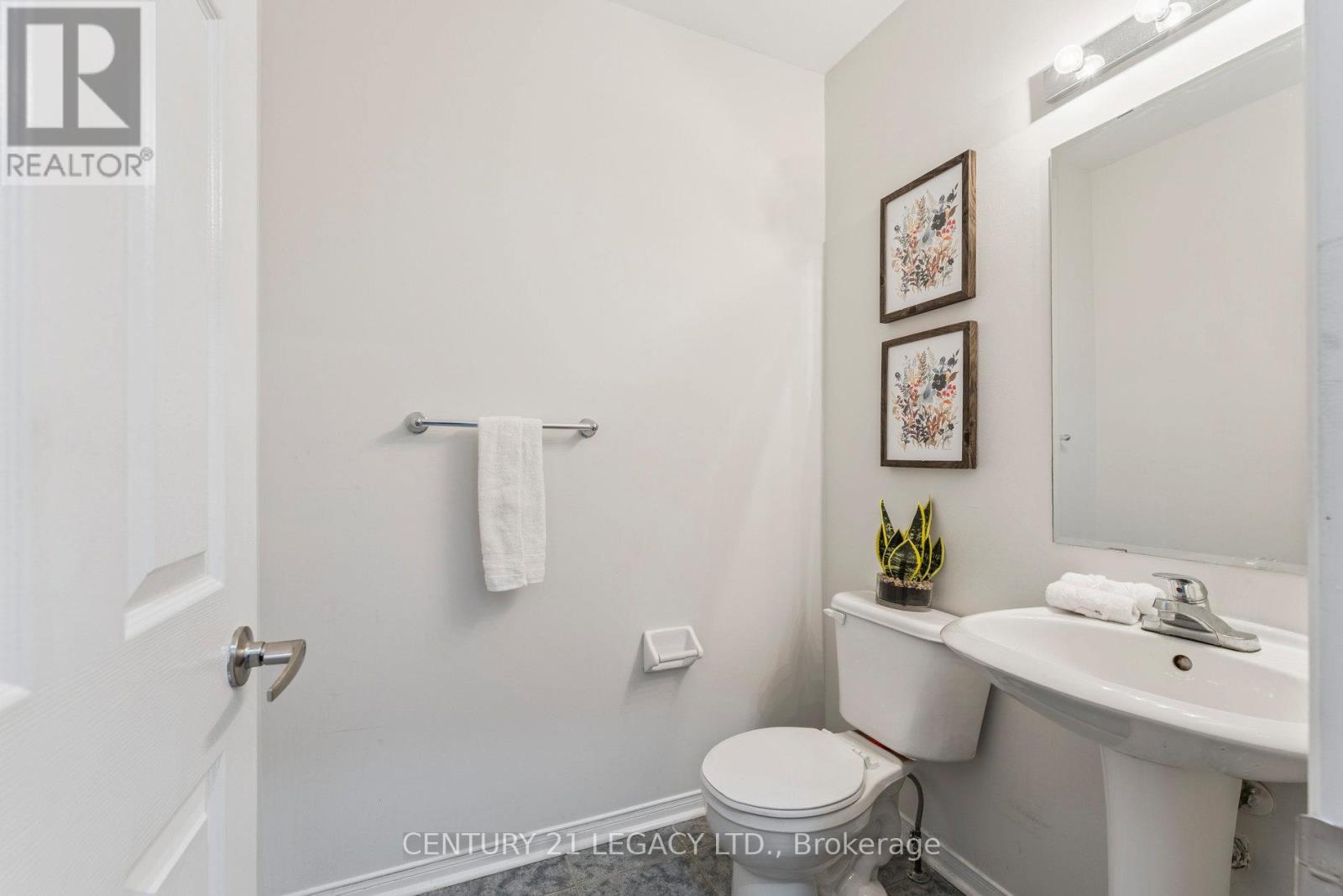 52 Pennyroyal Crescent, Brampton (Bramalea North Industrial), Ontario  L6S 6J7 - Photo 10 - W12402918