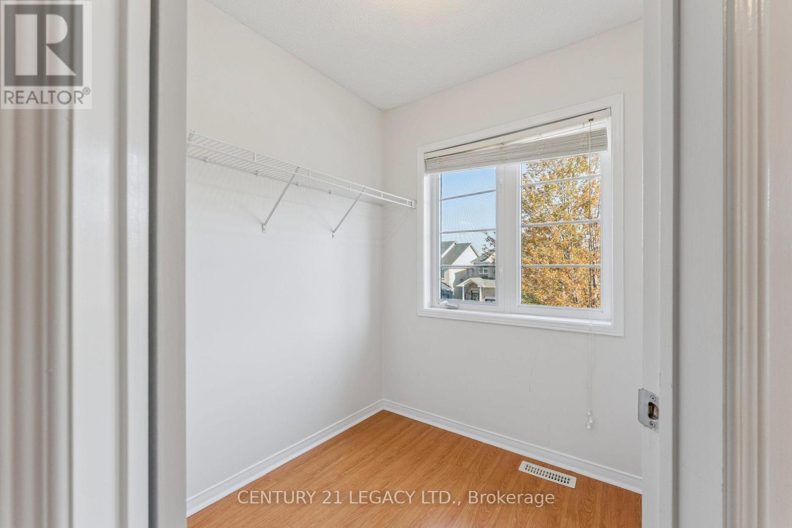 52 Pennyroyal Crescent, Brampton (Bramalea North Industrial), Ontario  L6S 6J7 - Photo 14 - W12402918