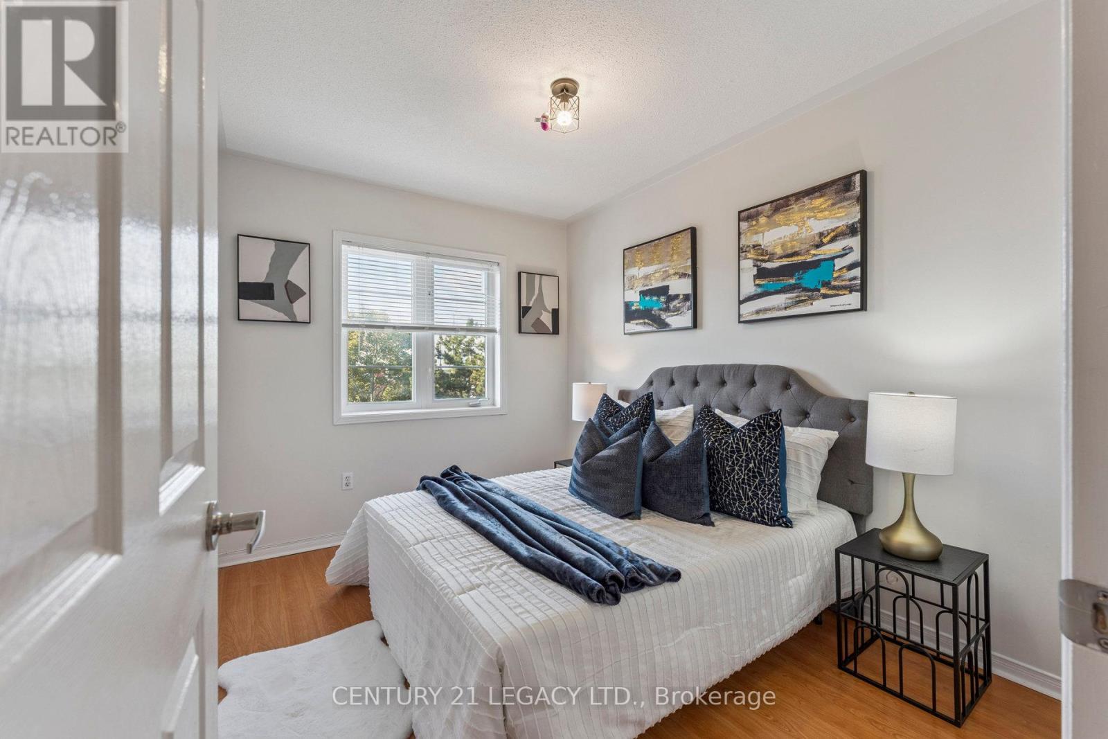 52 Pennyroyal Crescent, Brampton (Bramalea North Industrial), Ontario  L6S 6J7 - Photo 17 - W12402918