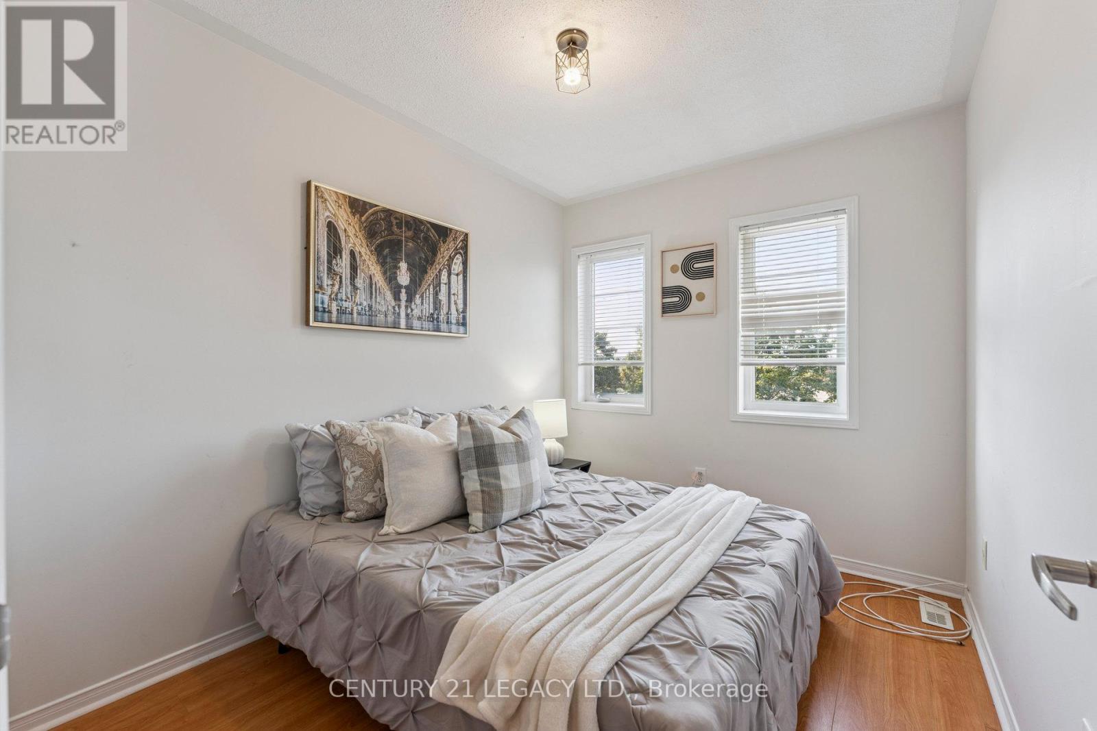 52 Pennyroyal Crescent, Brampton (Bramalea North Industrial), Ontario  L6S 6J7 - Photo 19 - W12402918