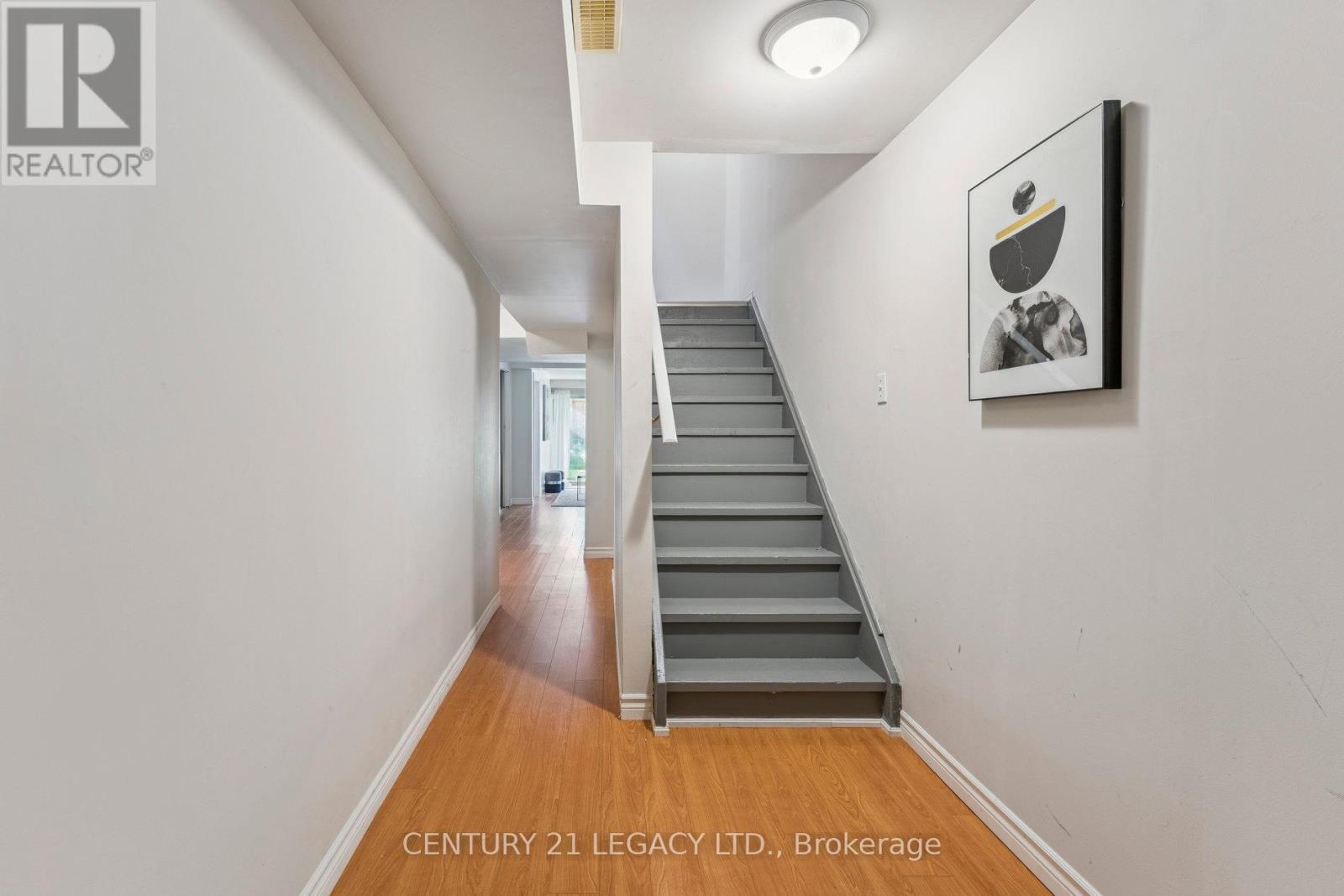 52 Pennyroyal Crescent, Brampton (Bramalea North Industrial), Ontario  L6S 6J7 - Photo 23 - W12402918