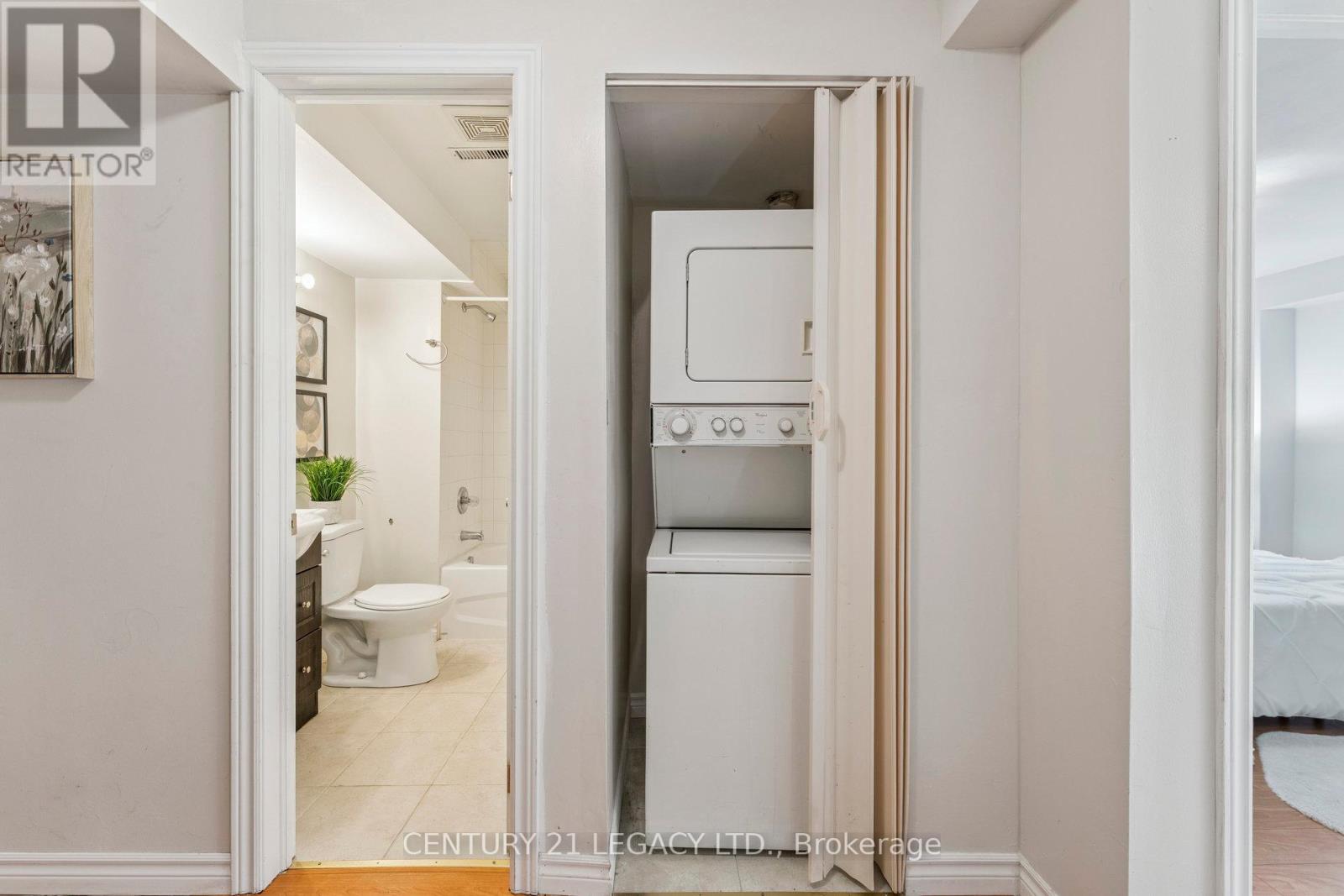 52 Pennyroyal Crescent, Brampton (Bramalea North Industrial), Ontario  L6S 6J7 - Photo 31 - W12402918