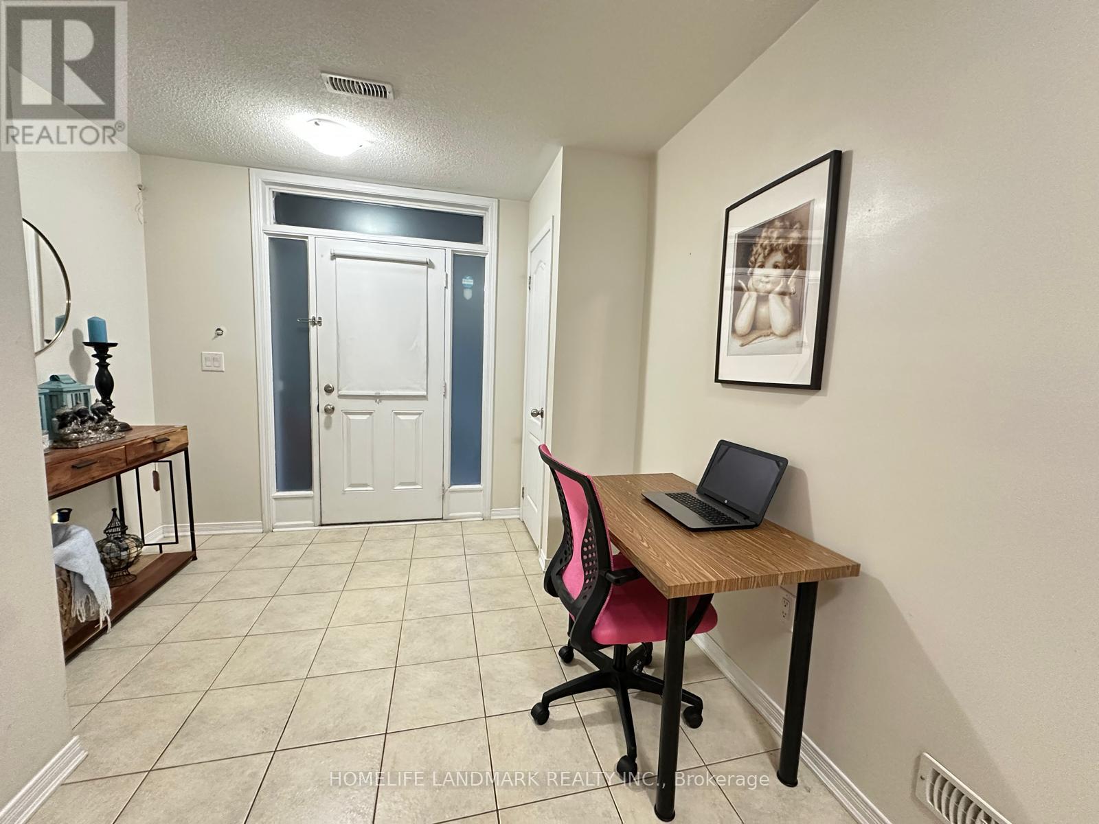 17 Birchfield Crescent, Caledon, Ontario  L7C 3P6 - Photo 6 - W12402940