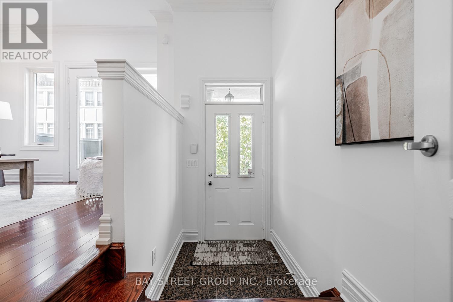 Property at 35 WILLIAM POOLE WAY image 4