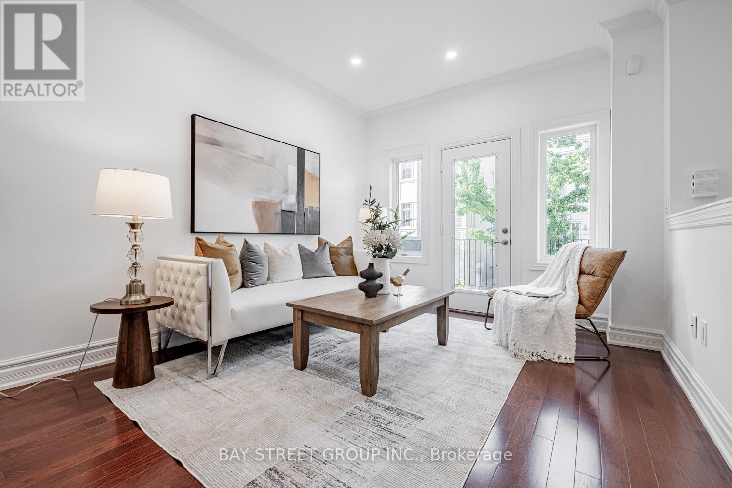 Property at 35 WILLIAM POOLE WAY image 5