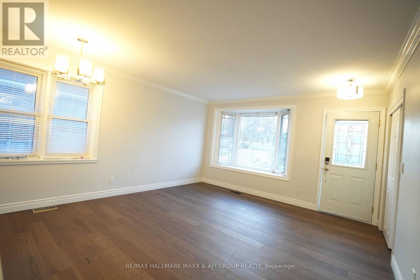 1315 Scugog Avenue, Oshawa, Ontario  L1J 1J5 - Photo 4 - E12402963