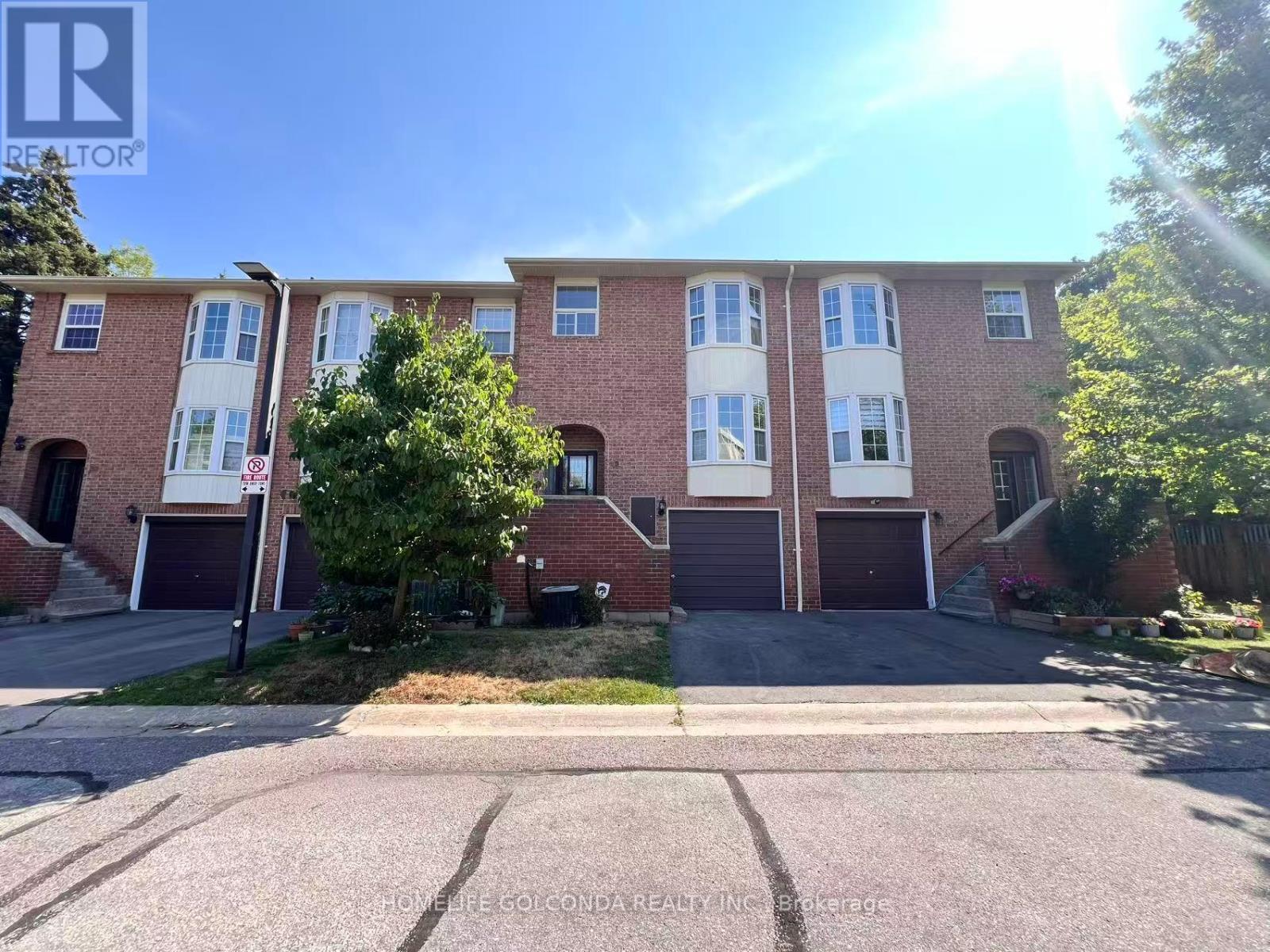 UNIT 29 - 25 WHITECAP BOULEVARD, Toronto, Ontario
