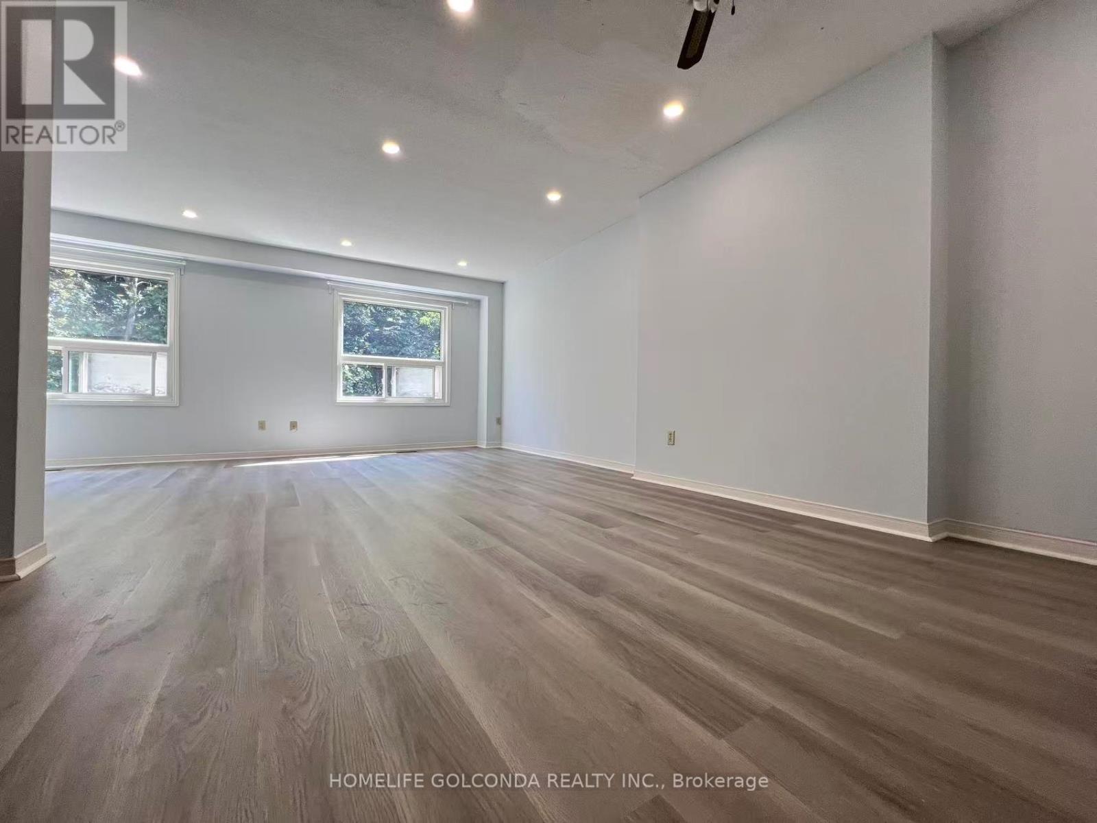 Unit 29 - 25 Whitecap Boulevard, Toronto (Scarborough Village), Ontario  M1M 2Y5 - Photo 4 - E12402965