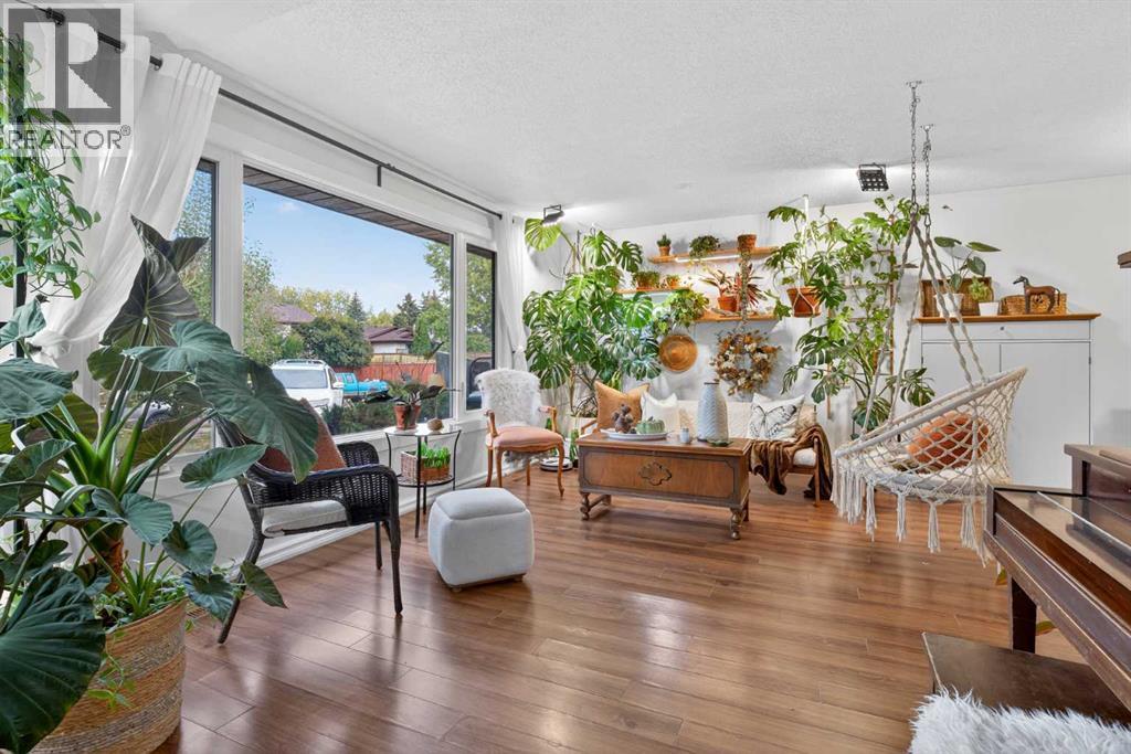 Property at 1107 Ranchview Road NW image 4