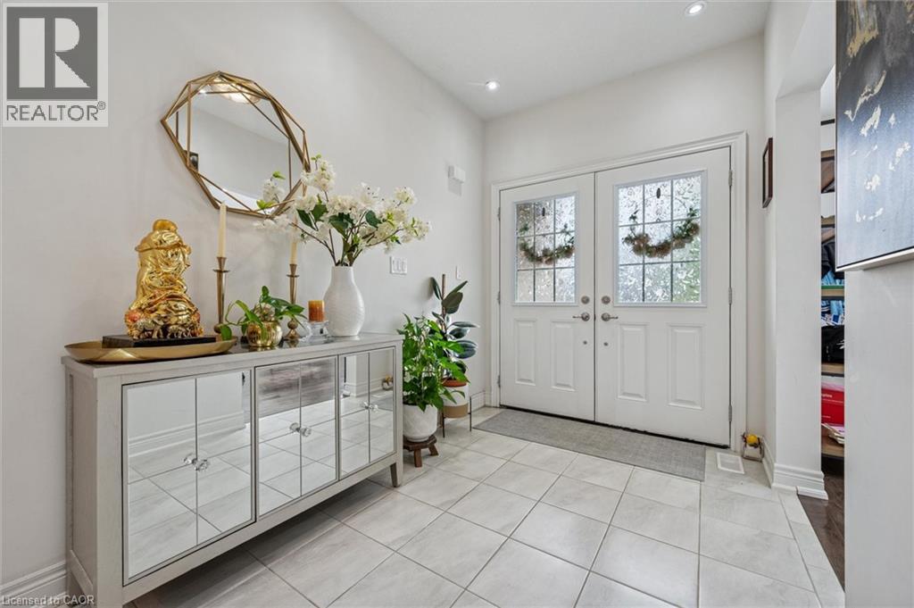 Property at 77 EAGLECREST Street image 3