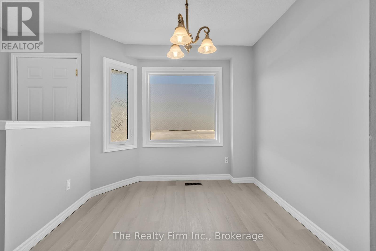 2 - 1135 Nellis Street, Woodstock, Ontario  N4T 1P7 - Photo 5 - X12403007