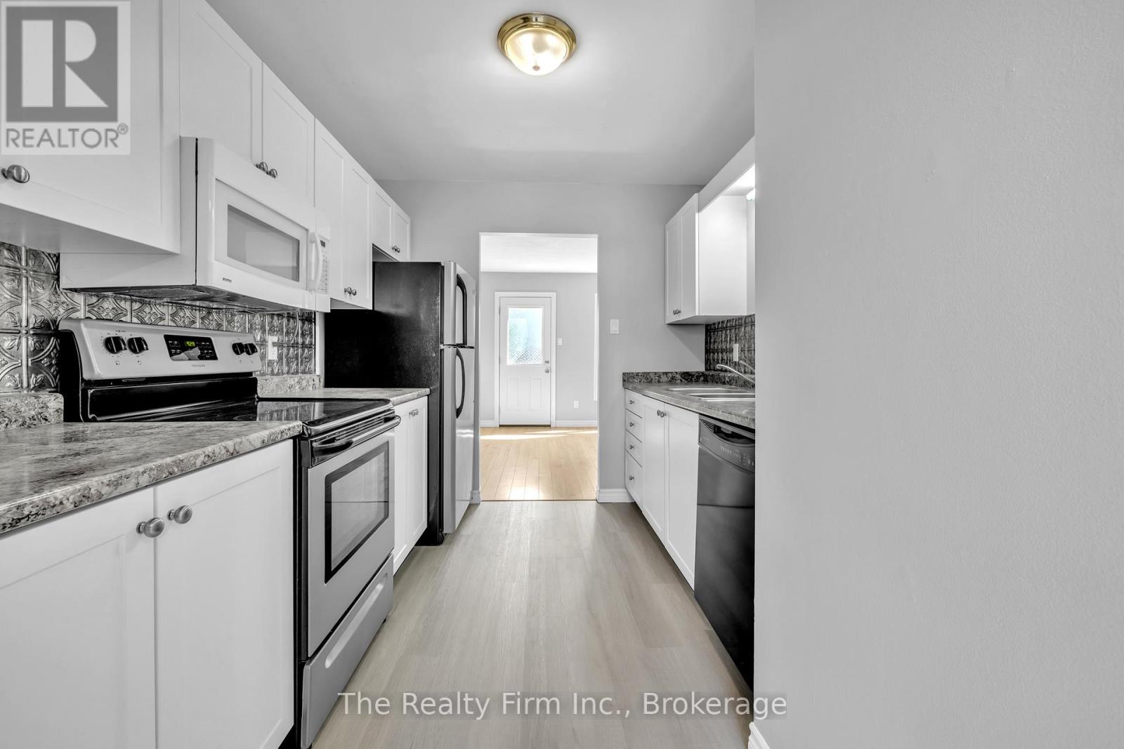 2 - 1135 Nellis Street, Woodstock, Ontario  N4T 1P7 - Photo 6 - X12403007