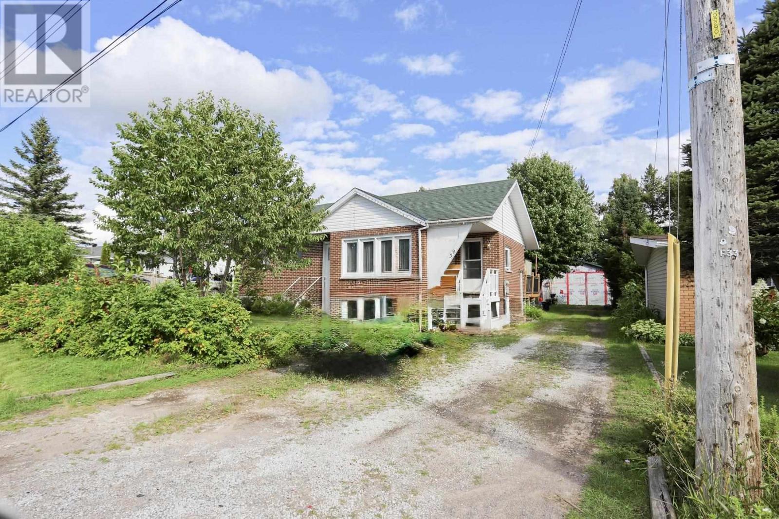 39 Market St, Sault Ste Marie, Ontario  P6A 4S9 - Photo 1 - SM252375