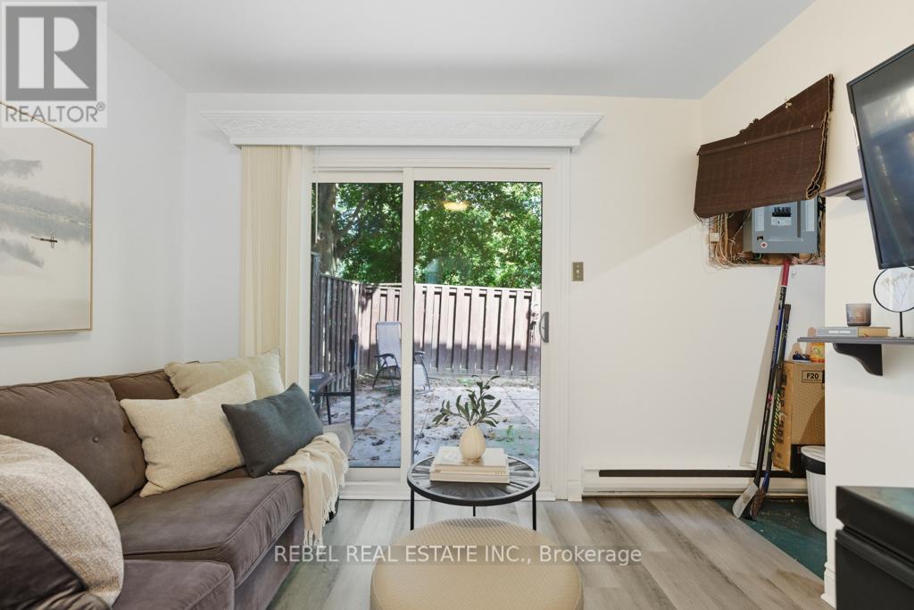 10 The Bridle Path, Clarington, Ontario  L1C 3W1 - Photo 4 - E12403006