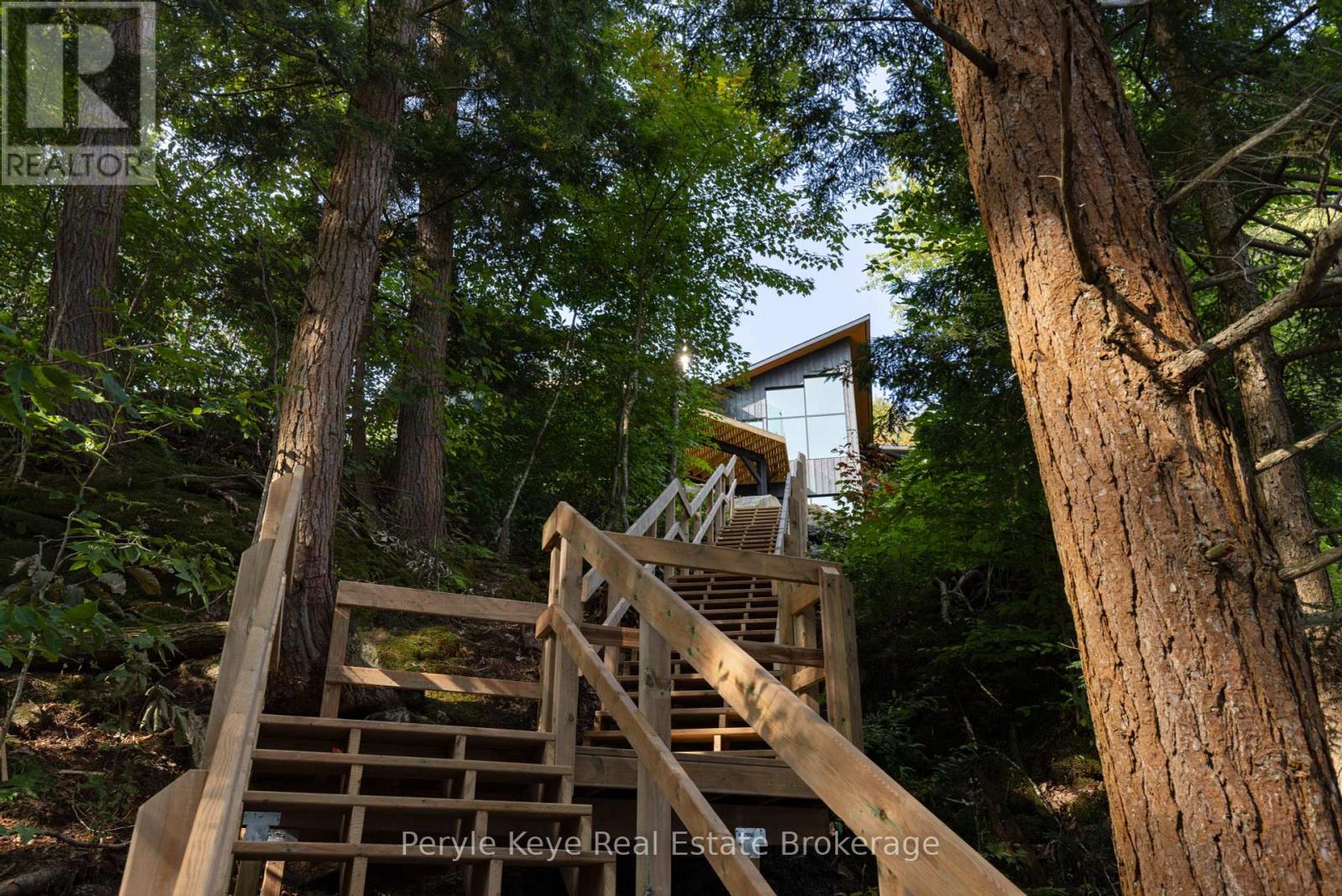 86 Claren Crescent, Huntsville (Stisted), Ontario  P1H 0C3 - Photo 6 - X12403009