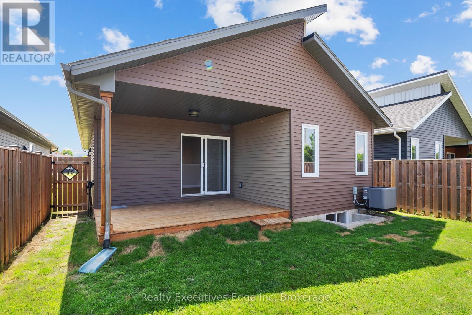 98 Moonstone Crescent, Chatham-Kent, Ontario  N7M 0S2 - Photo 36 - X12403021